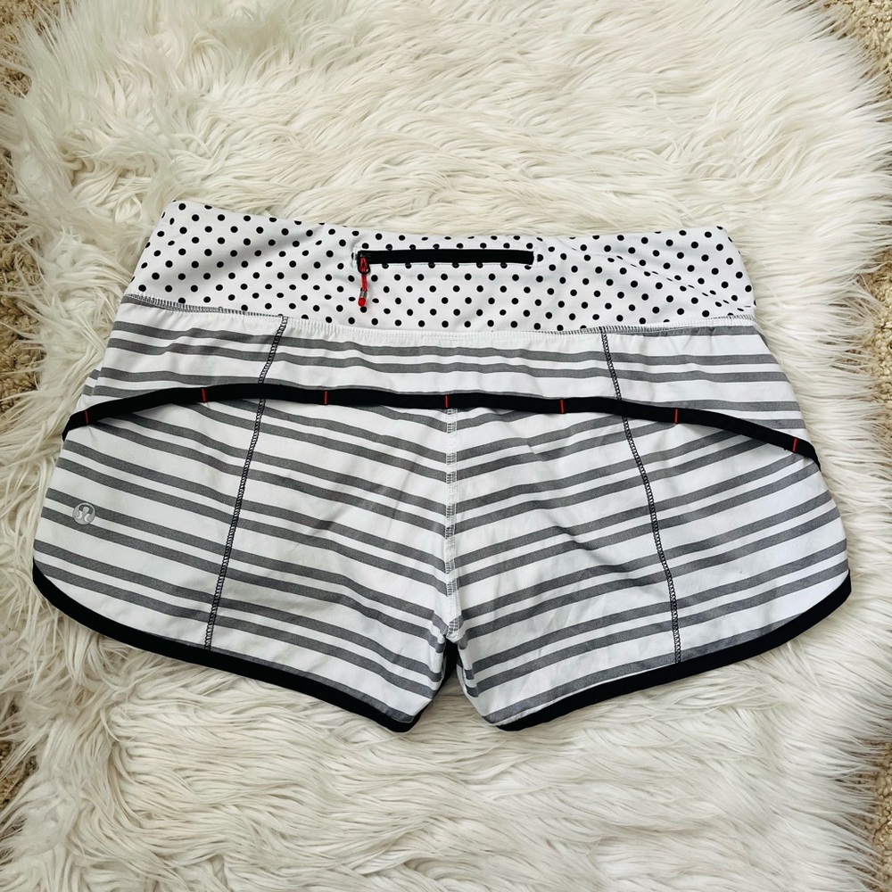 {Lululemon} Run: Speed Short in Twin Stripe Black / Mod Dot Printed Black - 6 - Picture 4 of 11